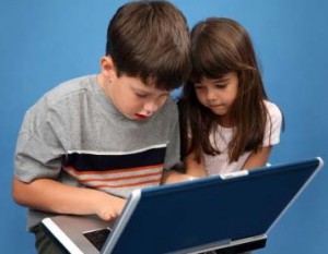 kids-using-internet