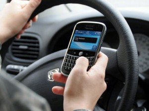 smartphone_user_driving