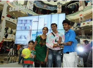 Percept Activ executes the mall activation for Samsung Galaxy S4
